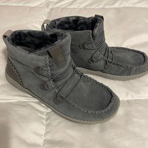 Ladies Dude shoes size 9